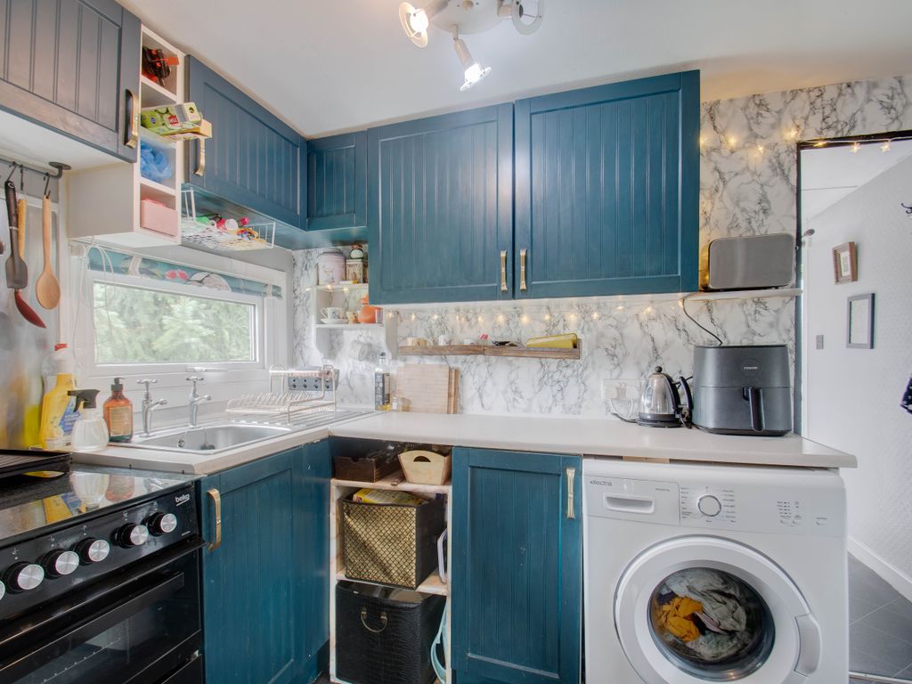 2 bed mobile/park home for sale in Oversley Mill Park, Oversley Green