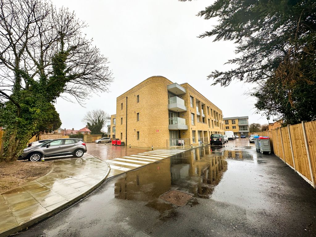 New home, 2 bed flat for sale in Hounslow Road, Feltham TW14 Zoopla