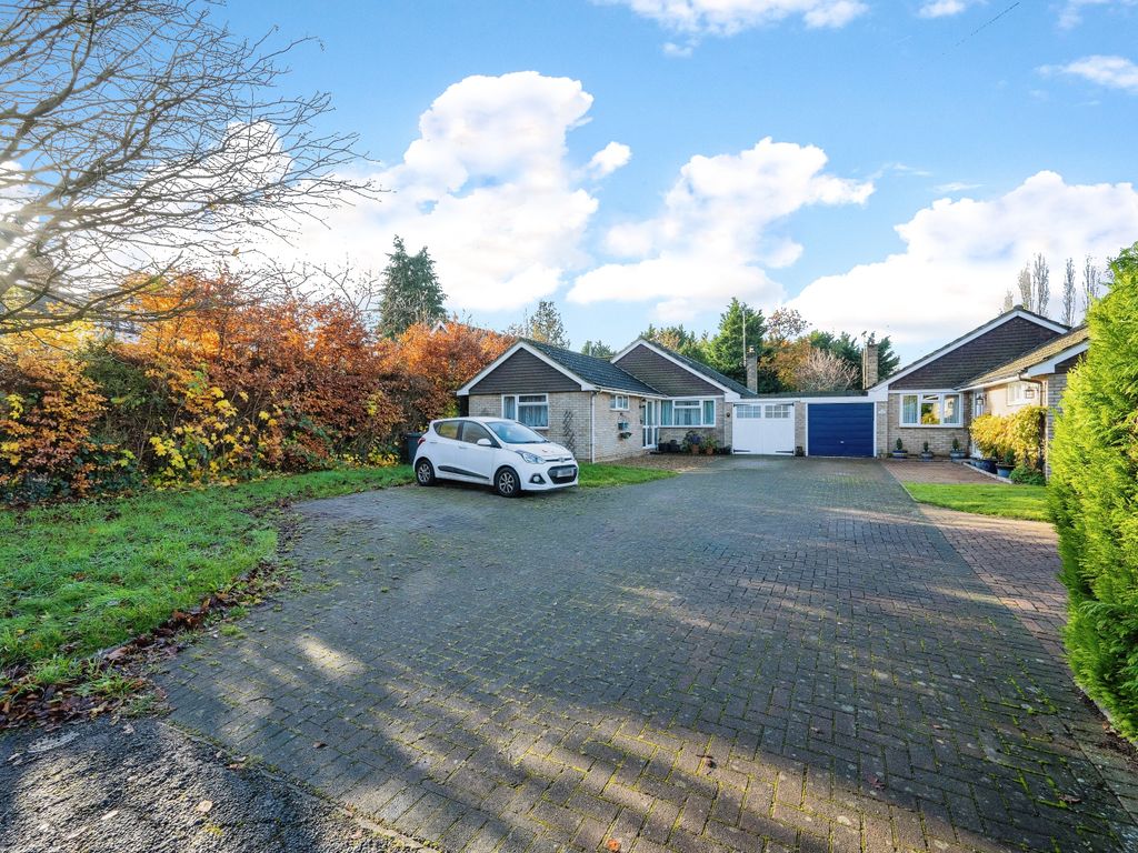 4 bed bungalow for sale in Ampthill Road, Flitwick, Bedford, Bedfordshire MK45, £500,000 Zoopla