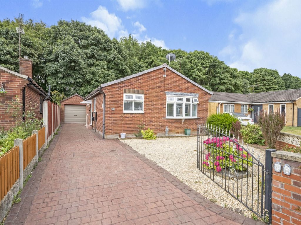 2 bed detached bungalow for sale in Pasture Close, Armthorpe, Doncaster