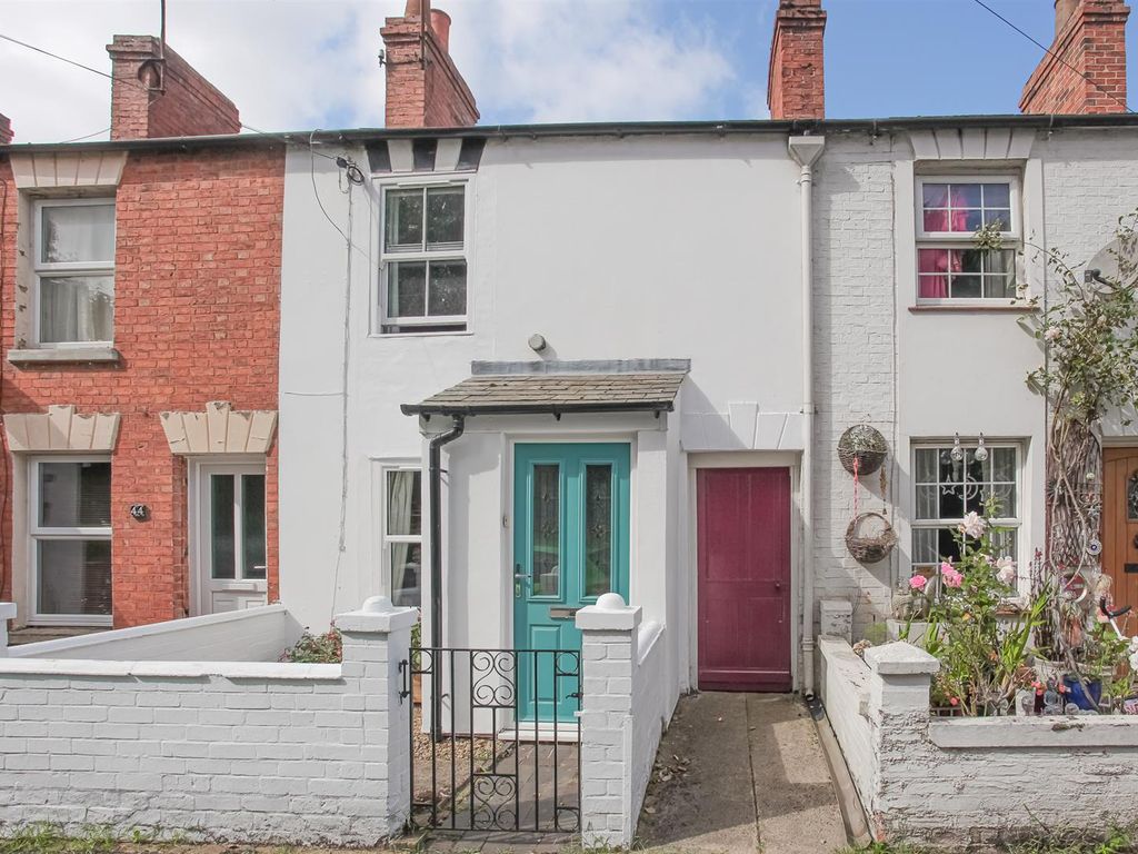 2 bed terraced house for sale in Bath Road, Banbury OX16, £245,000 Zoopla