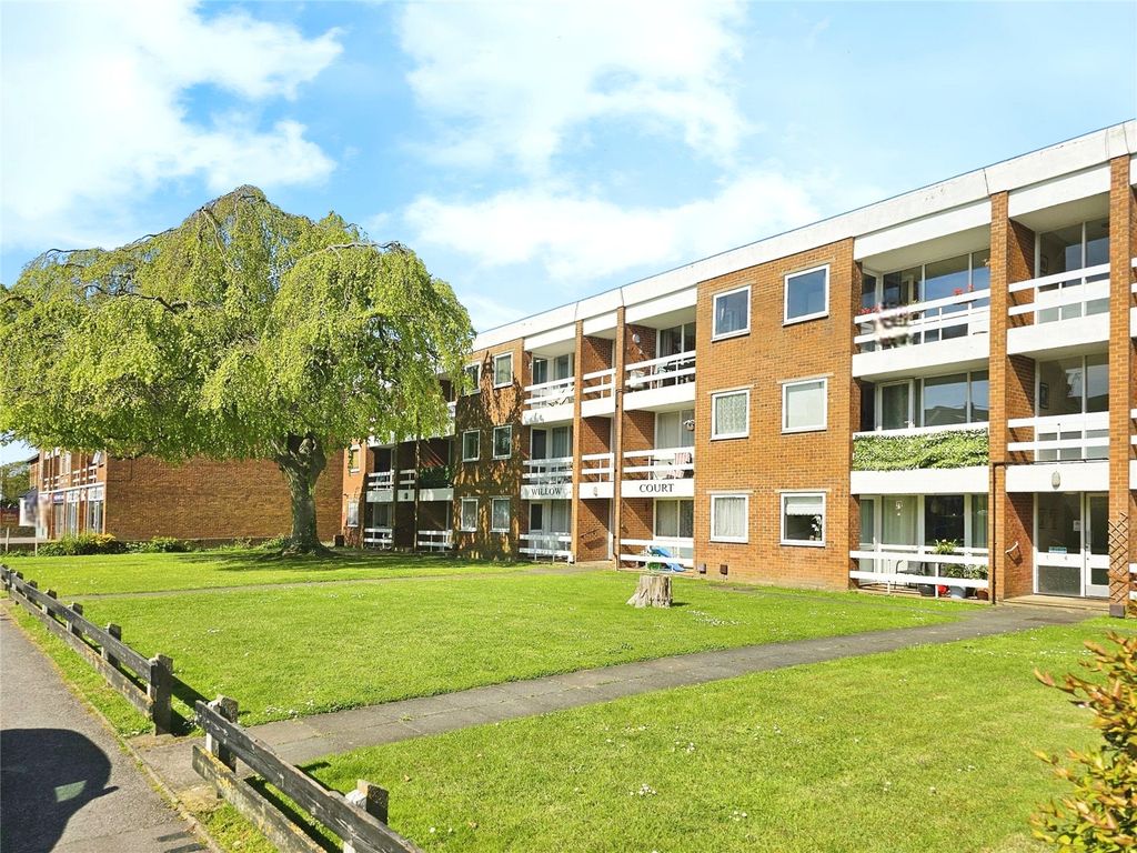 2 bed flat for sale in Willow Court, St. Peters Park Road, Broadstairs