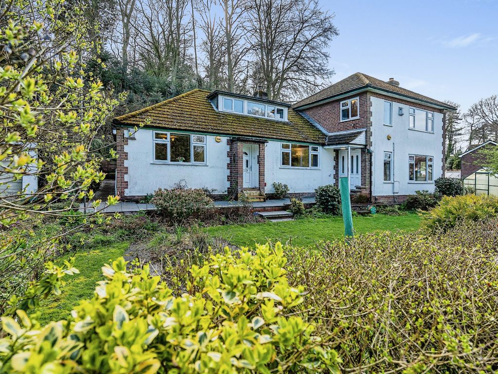 5 bed detached house for sale in Shrubbery Road, Red Lake, Telford TF1