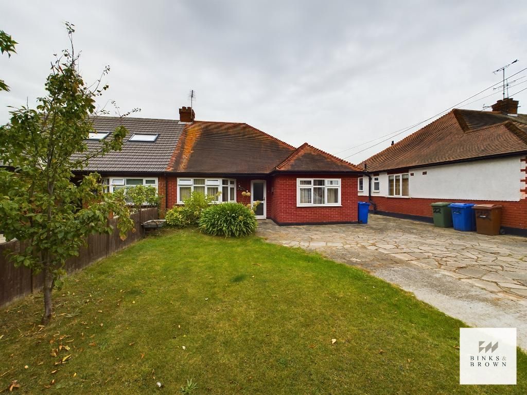 3 bed semidetached bungalow for sale in Lampits Lane, Corringham, Essex SS17, £500,000 Zoopla