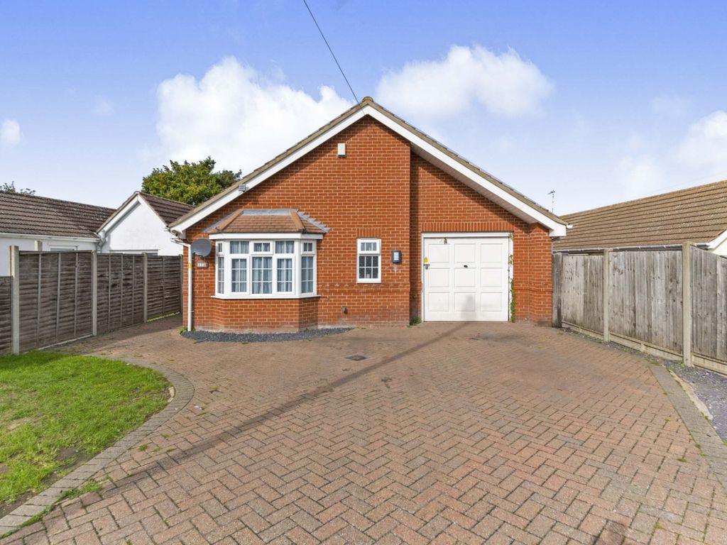 3 bed bungalow for sale in Burrs Road, ClactonOnSea, Essex CO15 Zoopla