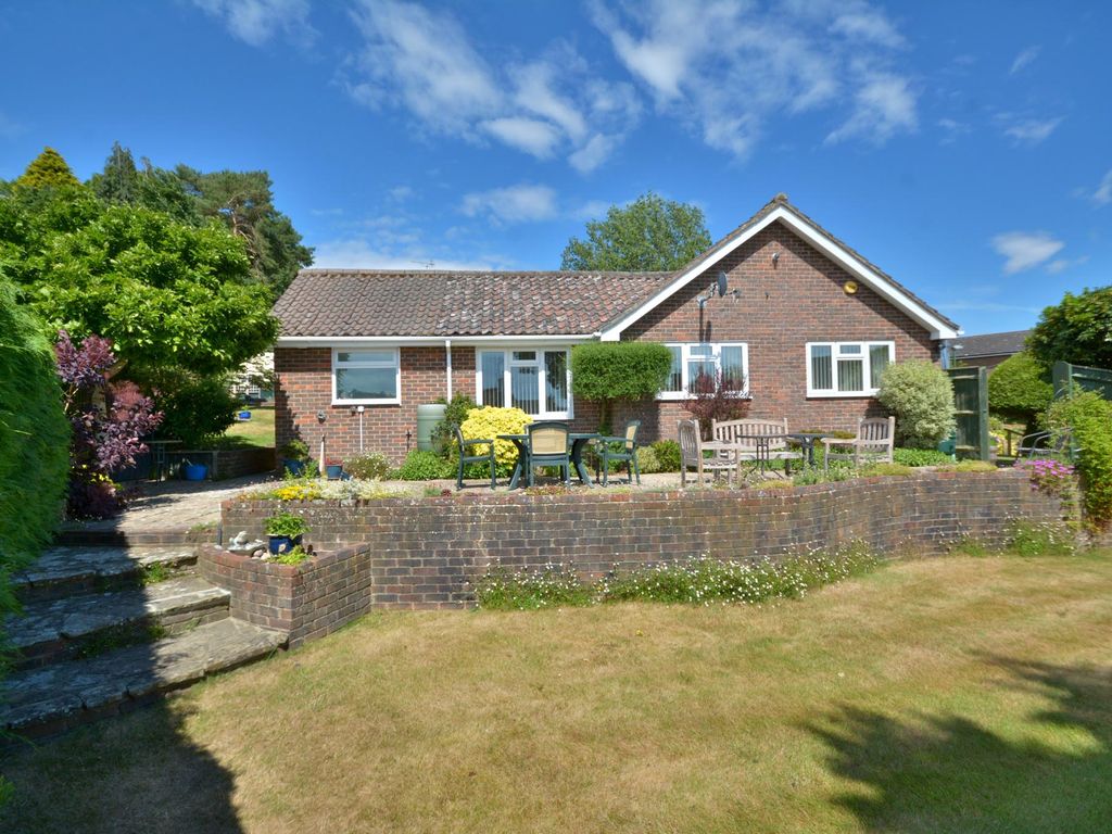 3 bed bungalow for sale in Glebelands, Pulborough, West Sussex RH20, £