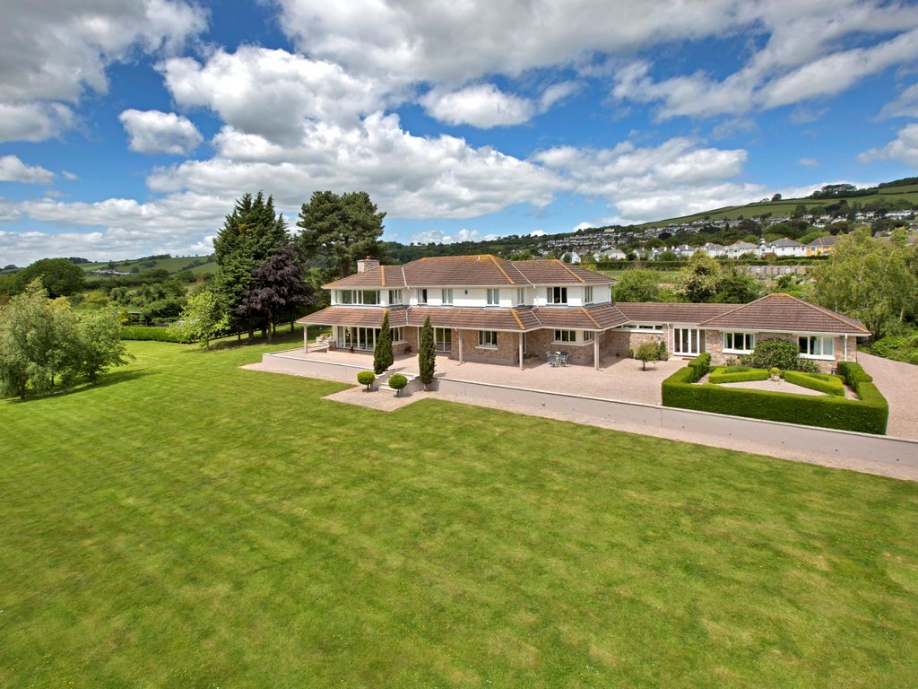 5 bed detached house for sale in Rydon Gardens,