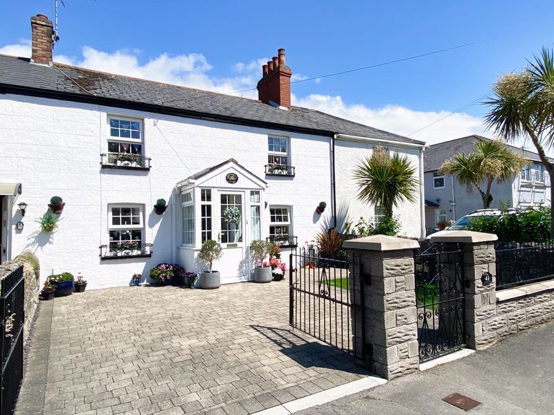 3 bed detached house for sale in Honeysuckle Cottage, 41 New Road