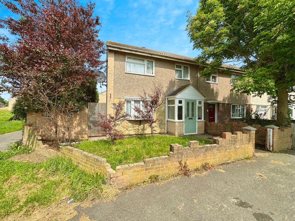 3 bed end terrace house for sale in Bellmaine Avenue, Corringham SS17