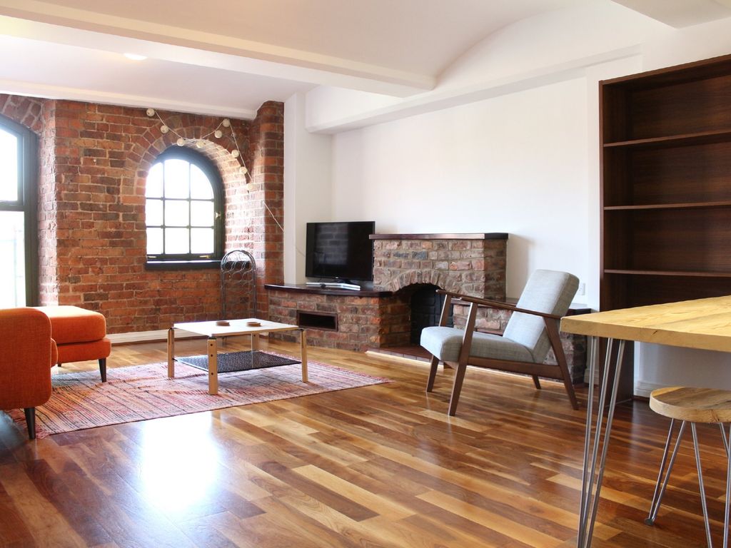 1 bed flat to rent in Castle Quay, Manchester M15, £1,200 pcm Zoopla