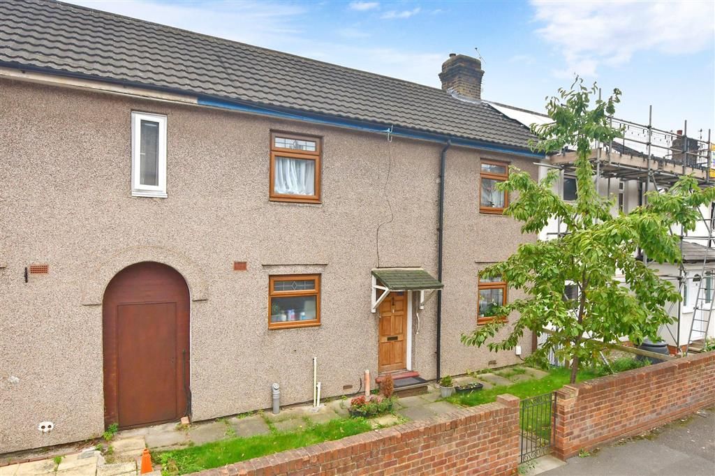 3 bed terraced house for sale in Brooks Avenue, London E6, £475,000