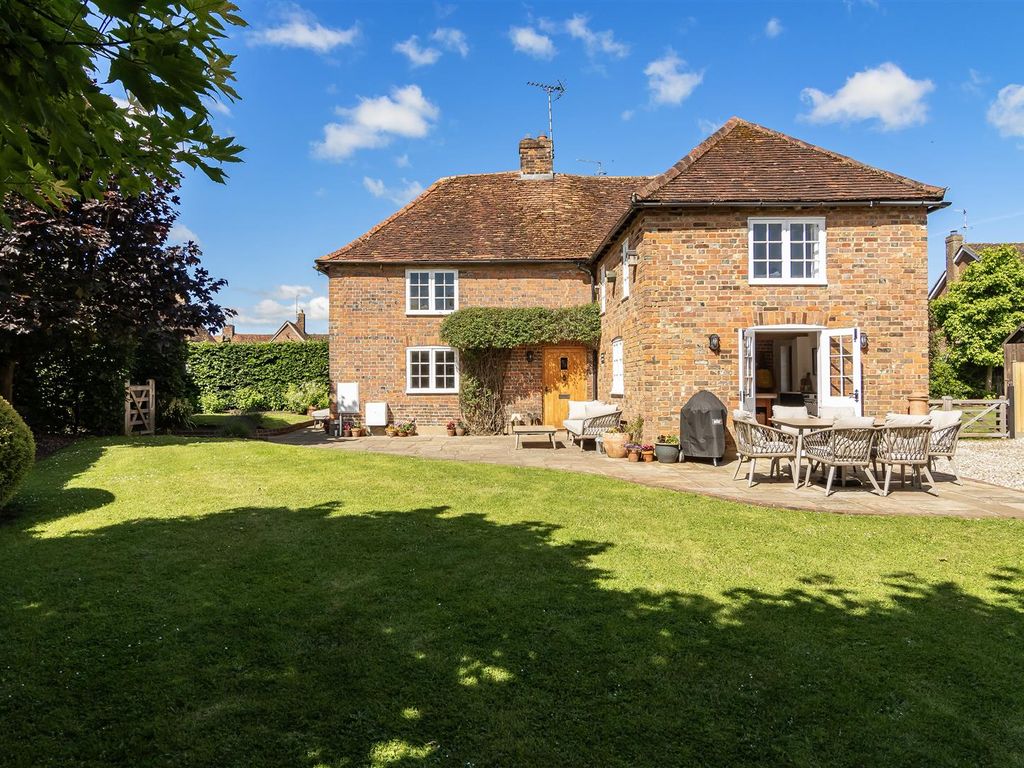 4 bed end terrace house for sale in High Street, Flamstead, St.Albans