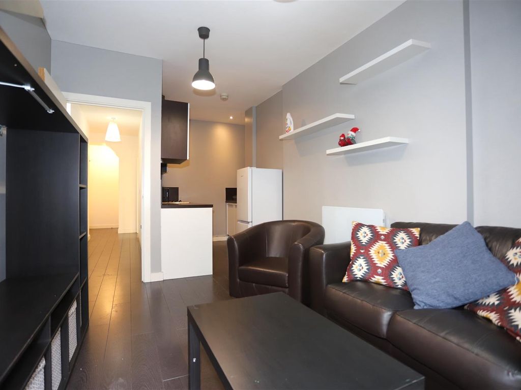 2 bed flat for sale in Joiner Street, Northern Quarter M4, £170,000