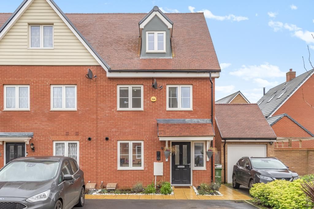 3 bed town house to rent in Berryfields, Aylesbury HP18 Zoopla