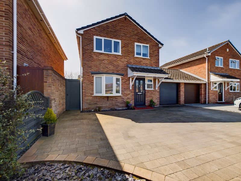 3 bed linkdetached house for sale in Eastleigh Close, BurnhamOnSea