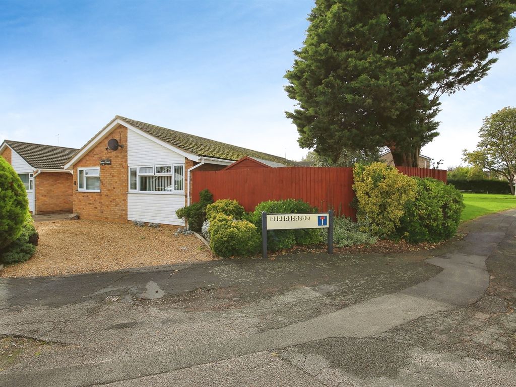 4 bed detached bungalow for sale in Queen Eleanors Close, Stilton