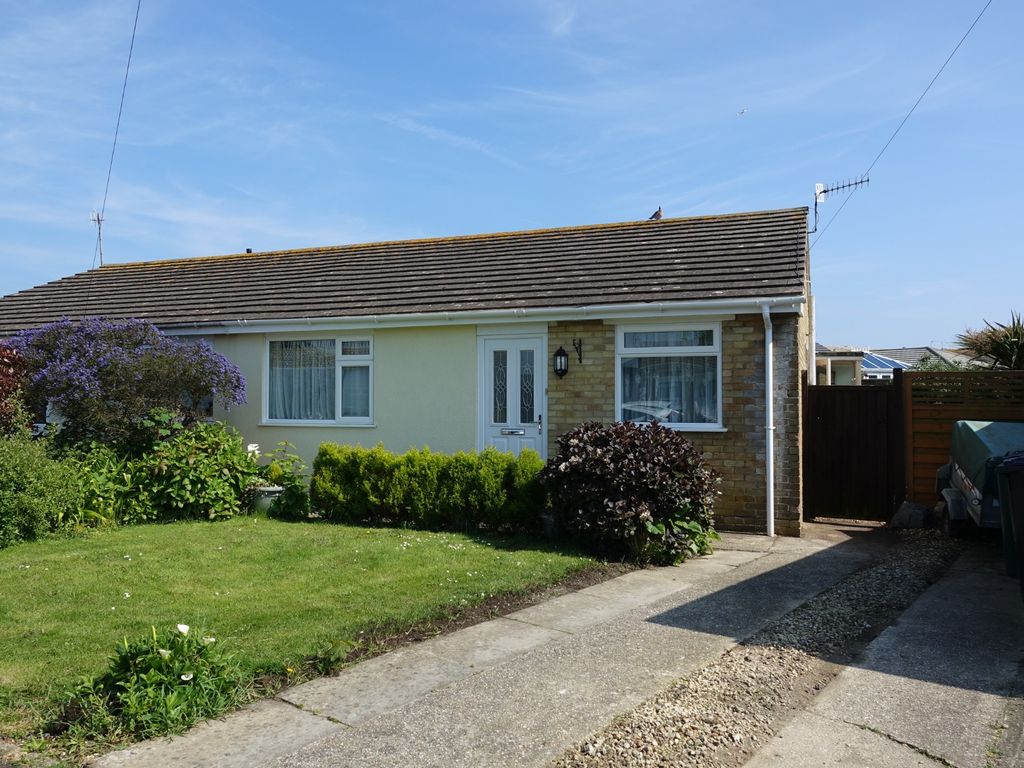 2 bed semidetached bungalow for sale in Marine Drive, Selsey