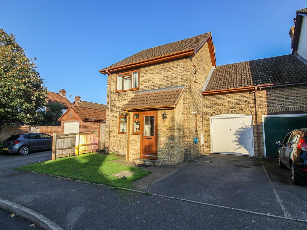 3 bed detached house for sale in The Waters, Funtley, Fareham PO17 Zoopla