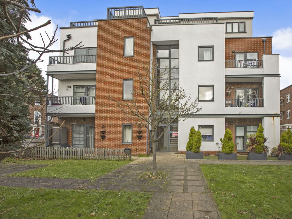 1 bed flat for sale in Longbridge Road, Barking IG11, £210,000 Zoopla