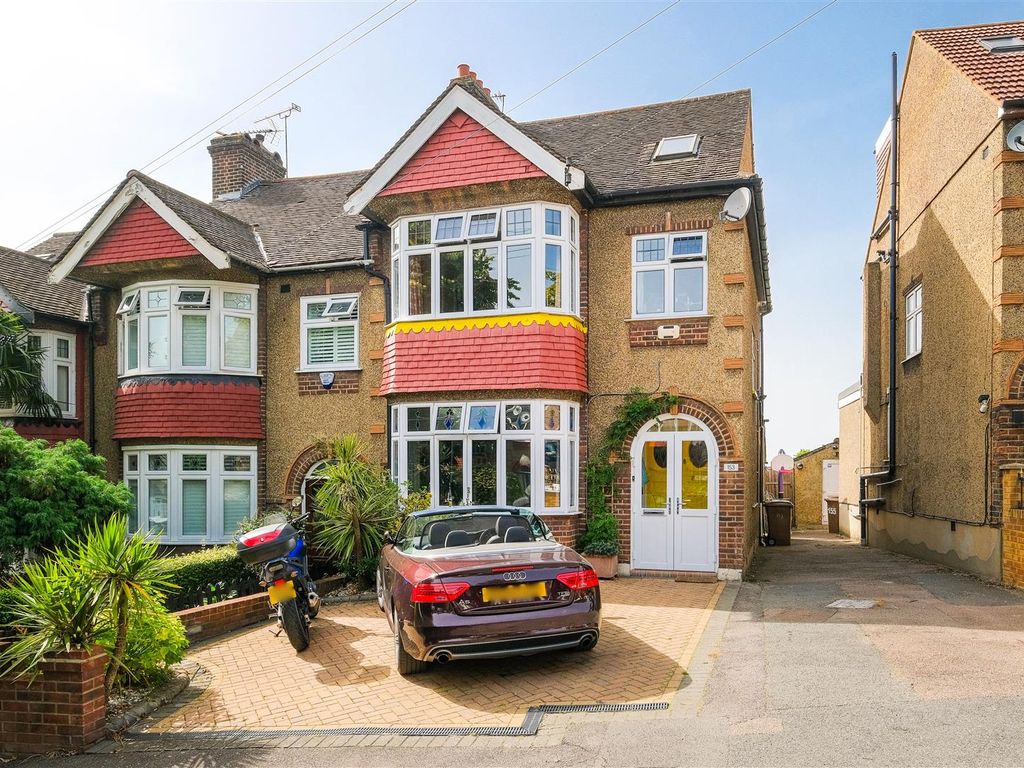 4 bed property for sale in Middleton Avenue, London E4, £650,000 Zoopla