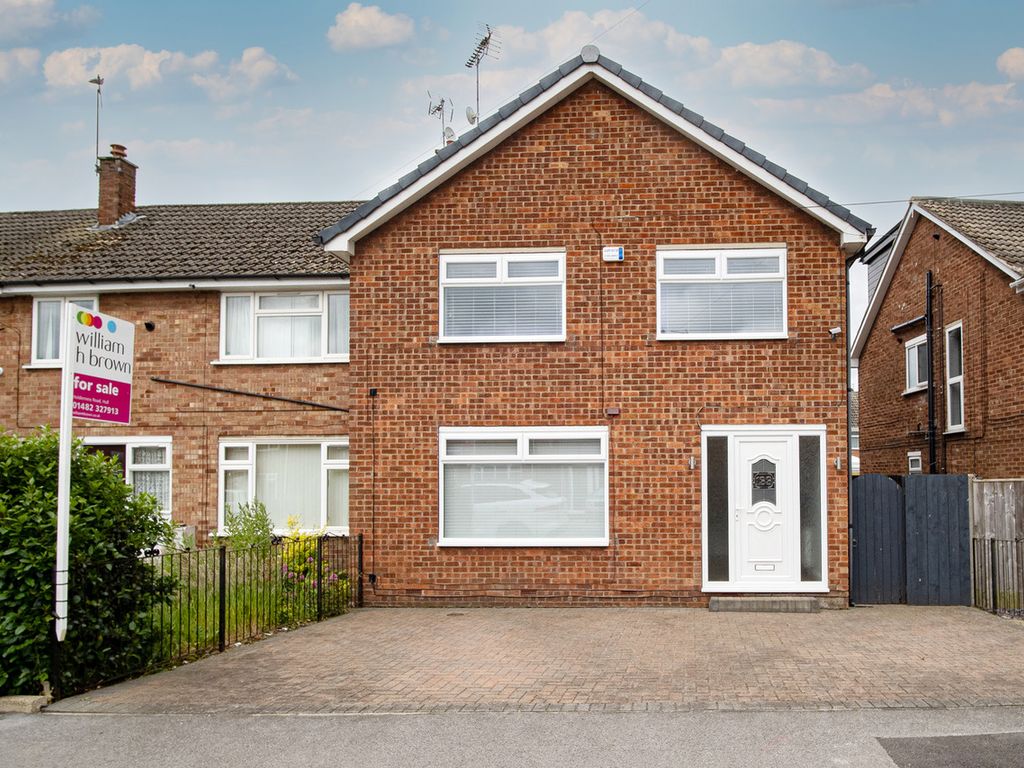 4 bed end terrace house for sale in Dunvegan Road, Hull HU8, £180,000