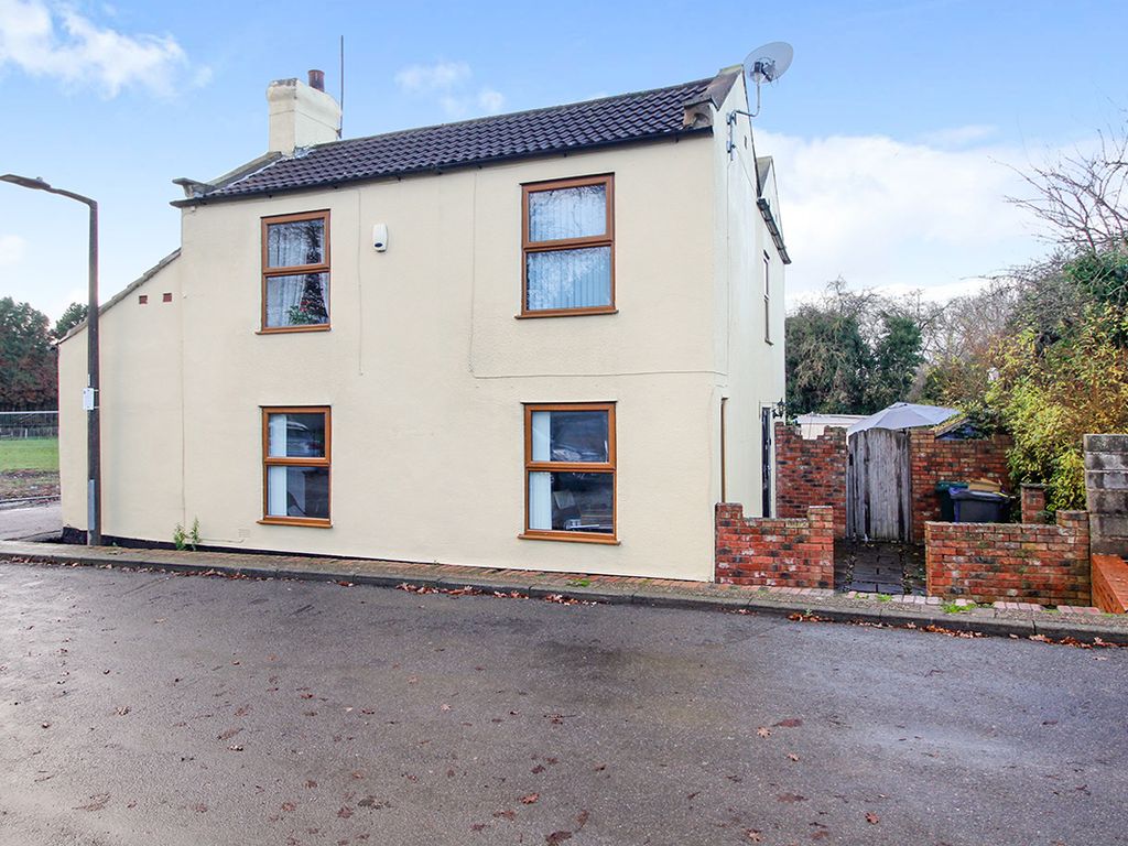 3 bed detached house for sale in Hatfield Road, Thorne, Doncaster