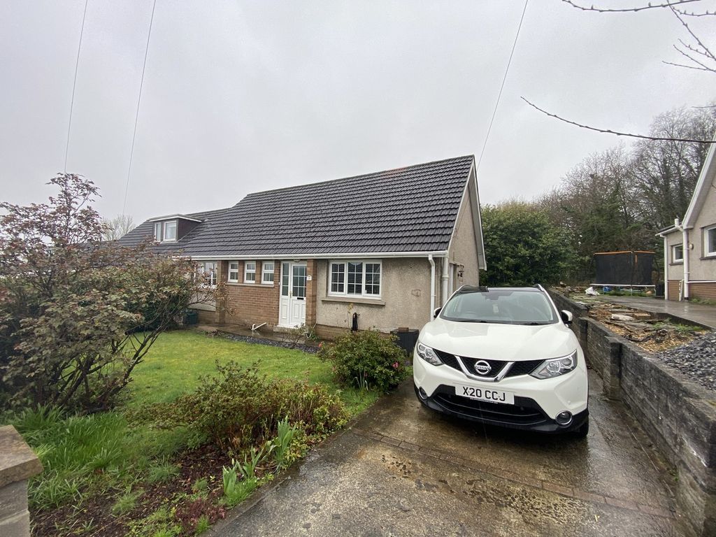 2 bed semidetached bungalow for sale in Garth View, Swansea, City And County Of