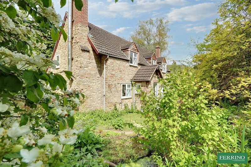 4 bed detached house for sale in With 9 Acres, Nottswood Hill, Longhope