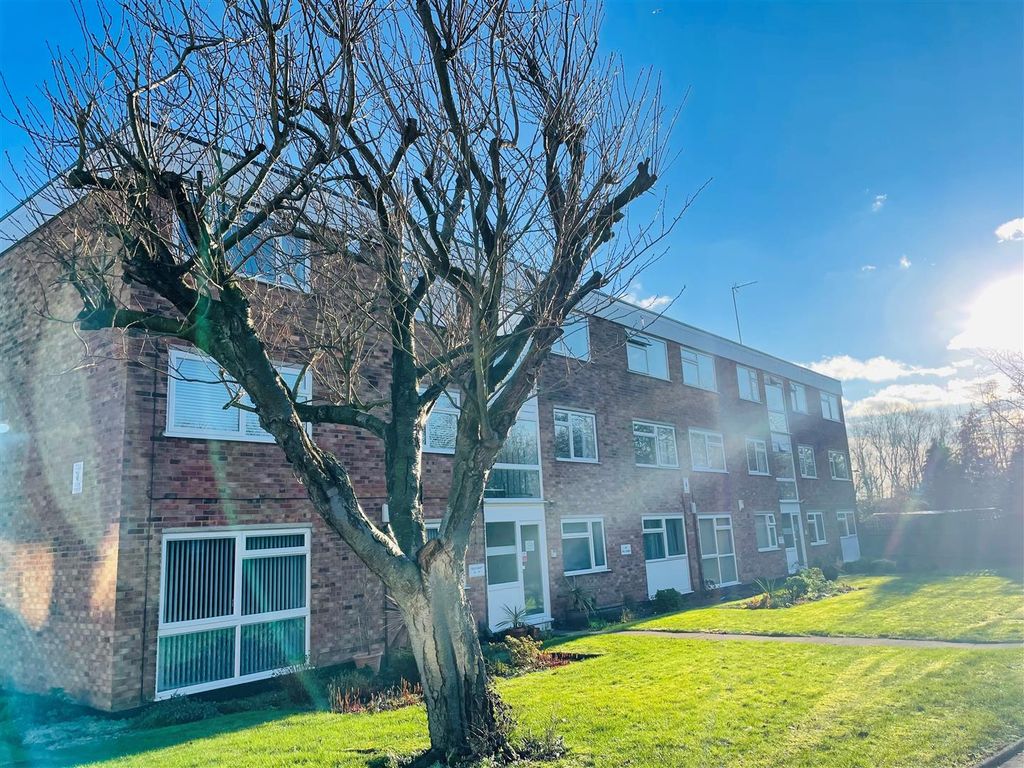 2 bed flat for sale in Field Court, Gresley Road, Henley Green