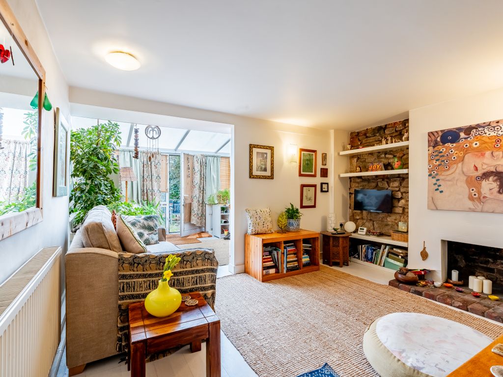 1 bed flat for sale in Garden Flat, Coronation Road, Southville