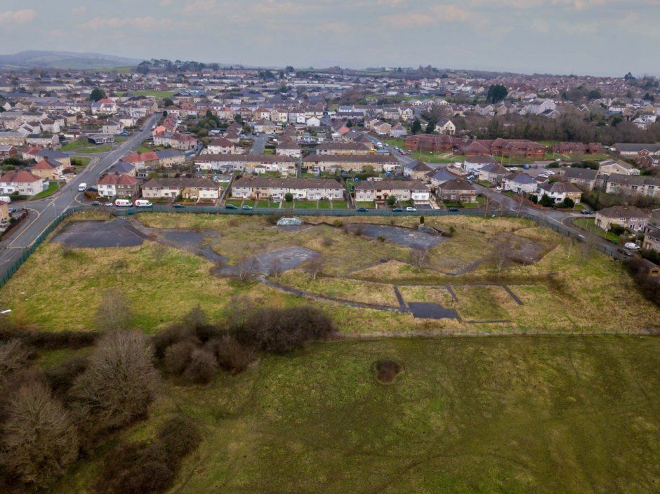 Land for sale in Ynys Las, Llwynhendy, Llanelli SA14 Zoopla