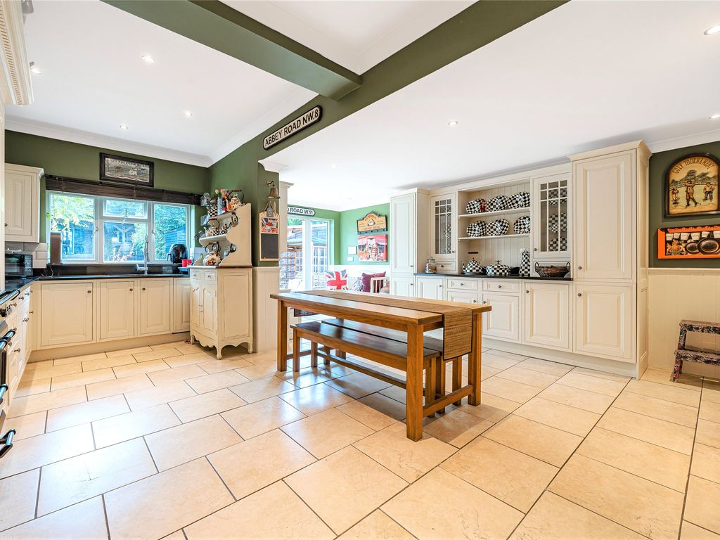 5 bed semidetached house for sale in Heathdene Road, Wallington SM6, £