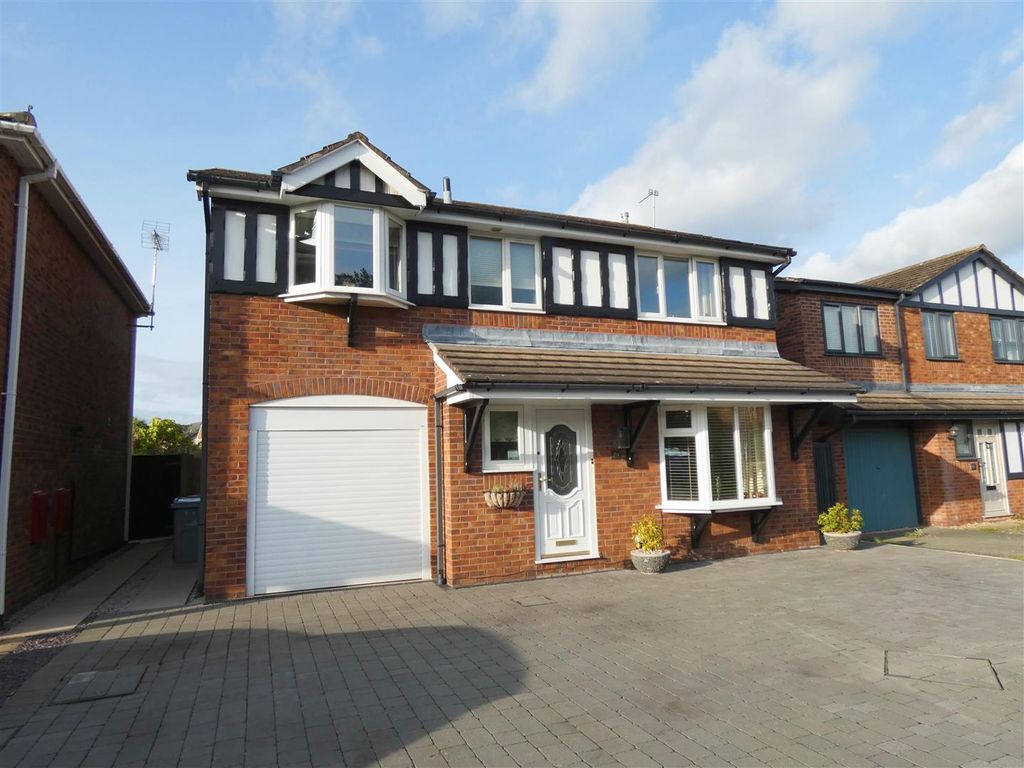 4 bed property for sale in Grange Way, Sandbach CW11, £395,000 Zoopla