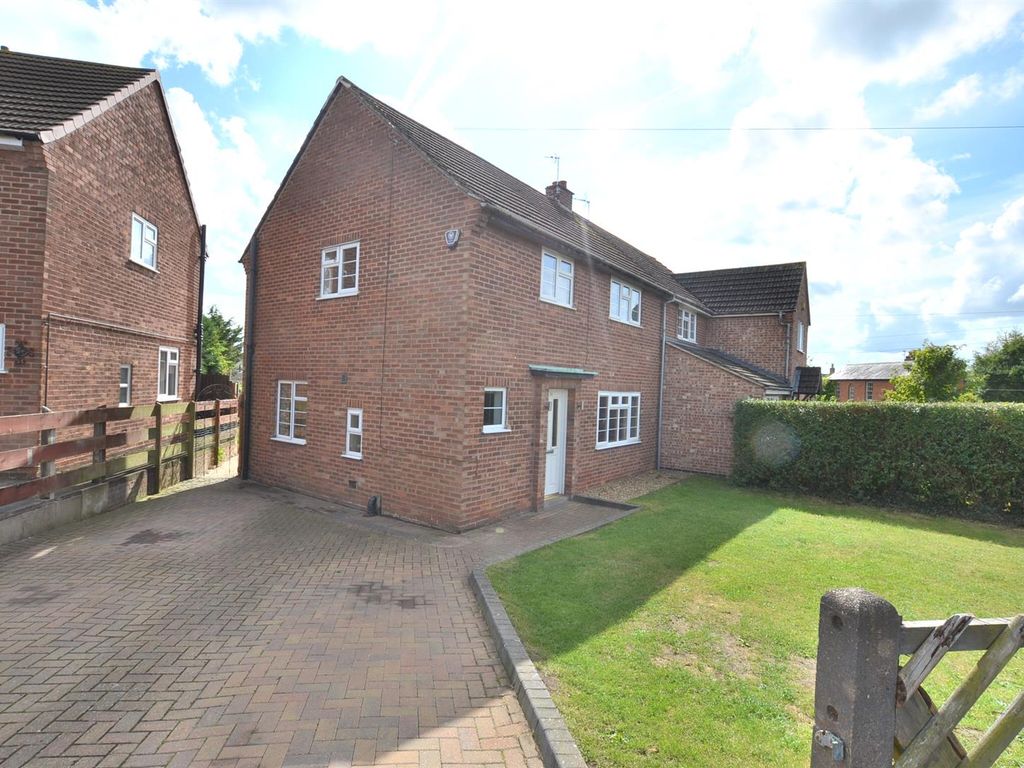 3 bed semidetached house for sale in Woodhouse Road, Asfordby, Melton