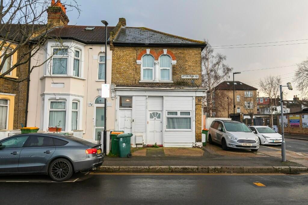 2 bed end terrace house for sale in Upton Park Road, London E7, £