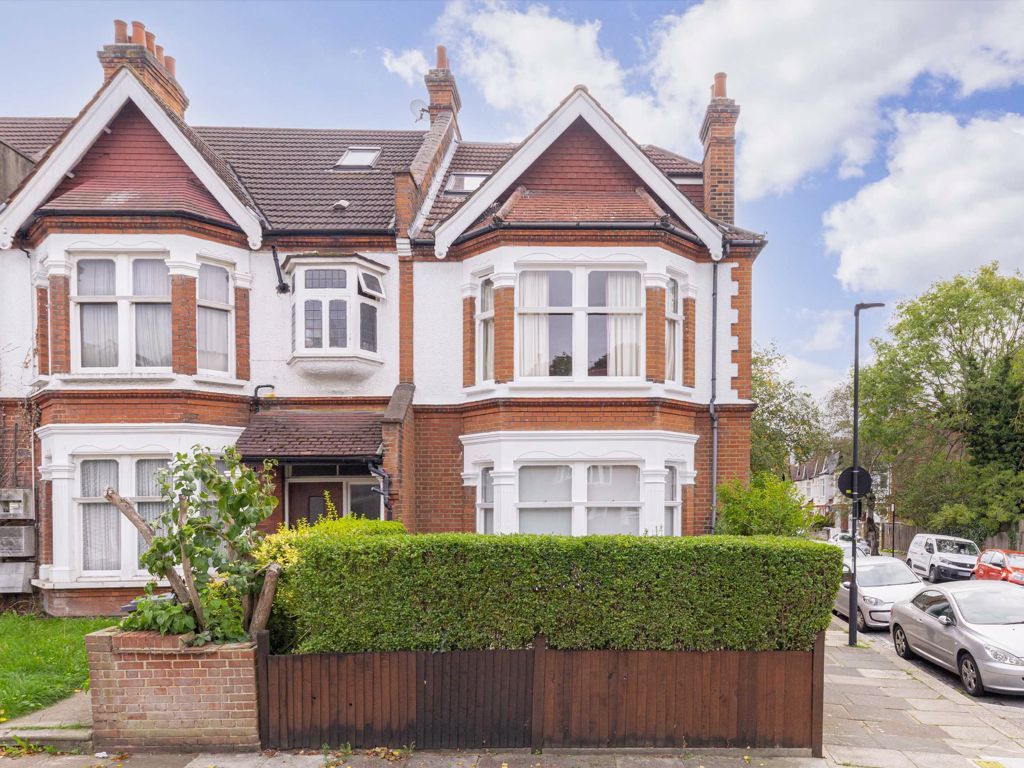 Tooting Bec Gardens, London SW16  