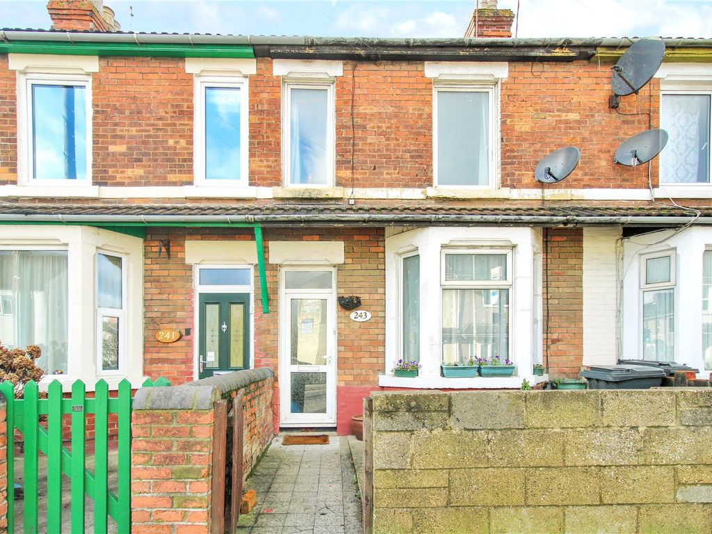 4 bed terraced house for sale in Cricklade Road, Gorse Hill, Swindon