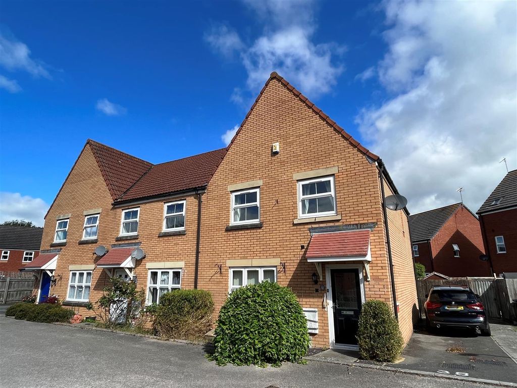 3 bed end terrace house for sale in Bodenham Field, Abbeymead