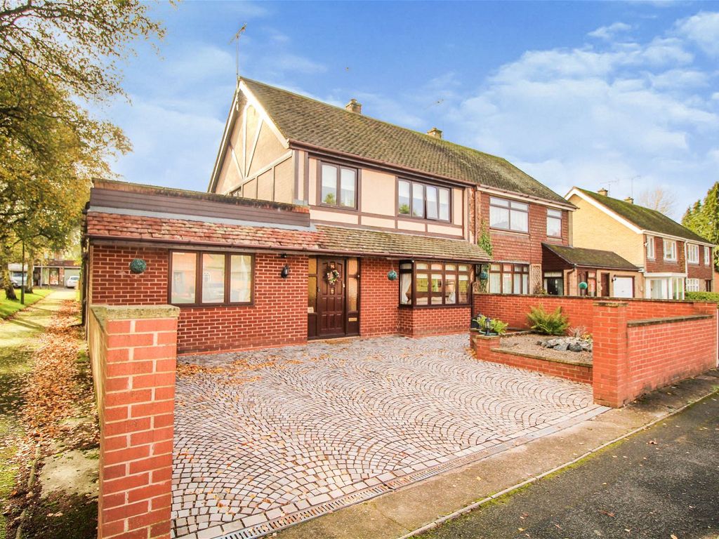 3 bed semidetached house for sale in The Crescent, Cookley