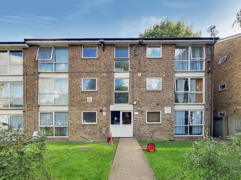 Heybourne Road, London N17  