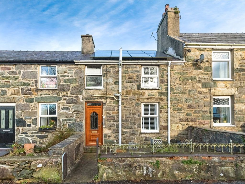 2 bed terraced house for sale in Waunfawr, Caernarfon, Gwynedd LL55, £
