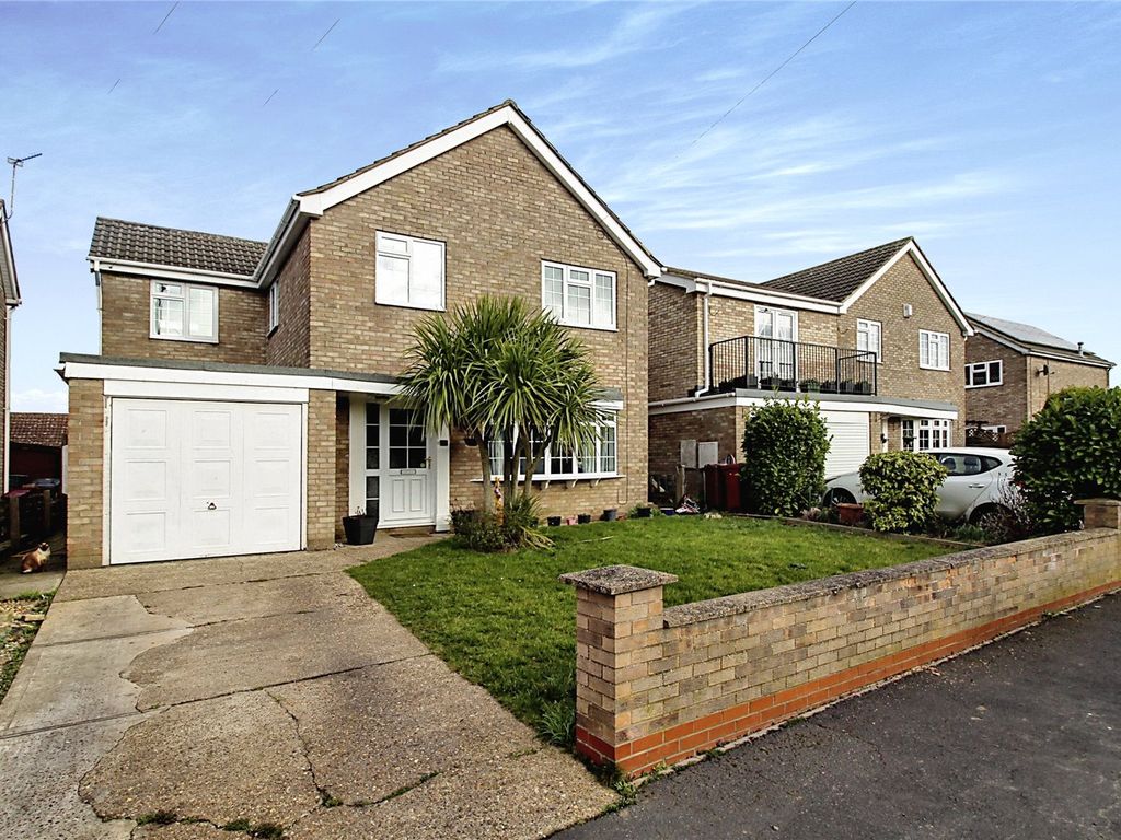 4 bed detached house for sale in Welland Drive, BurtonUponStather