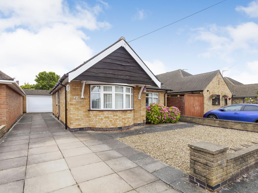 2 bed detached bungalow for sale in Avenue, Birstall