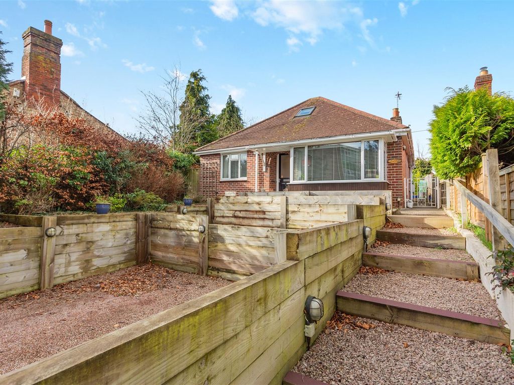 3 bed detached bungalow for sale in Watery Lane, Newent GL18, £325,000