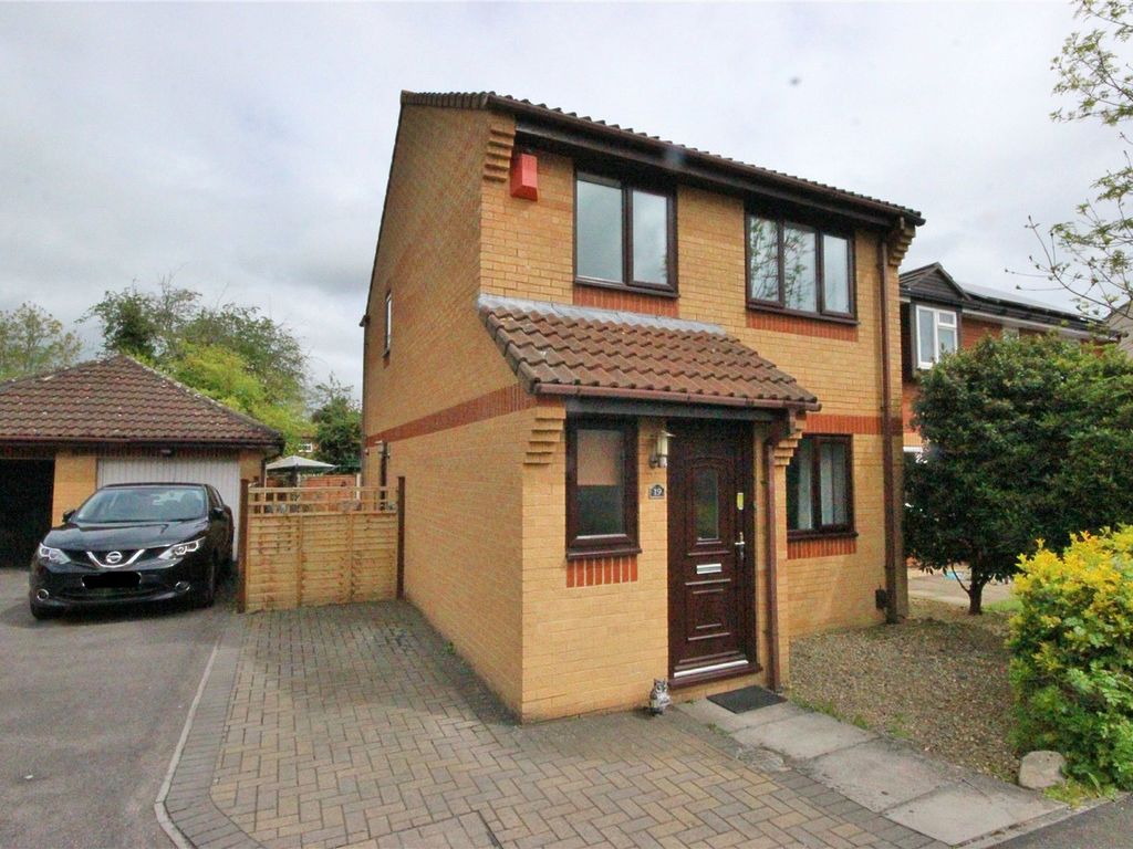 3 bed detached house to rent in Watch Elm Close, Bradley Stoke, Bristol