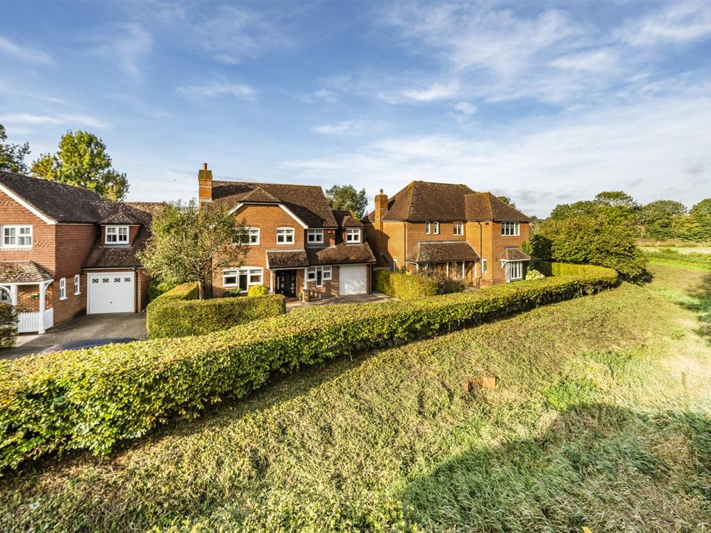 4 bed detached house for sale in 6 The Sadlers, Chichester, West Sussex PO18, £