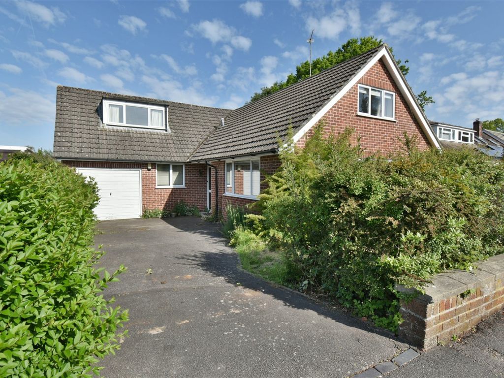 3 bed detached house for sale in Monkswood Close, Newbury RG14, £