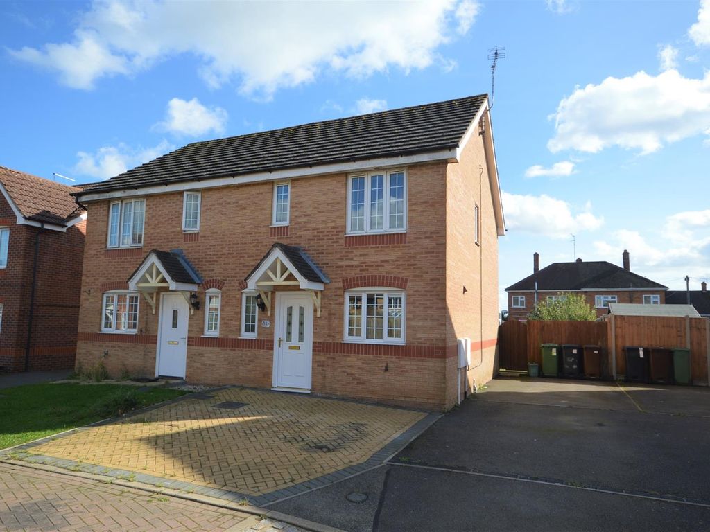 3 bed semidetached house to rent in Yardley Close, Corby NN17, £1,200