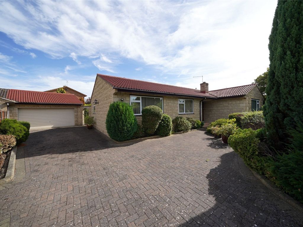 4 bed bungalow for sale in Old Hall Close, School Road, Aston