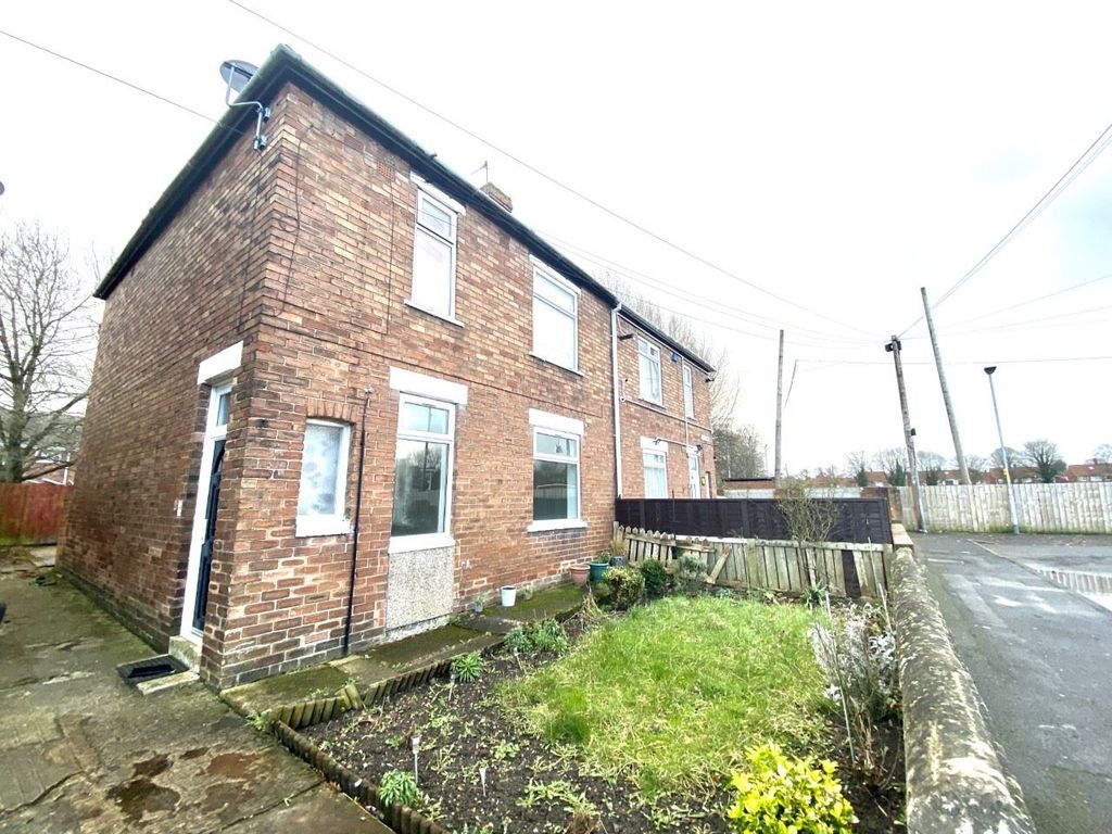 2 bed flat to rent in Lily Avenue, Bedlington NE22 Zoopla